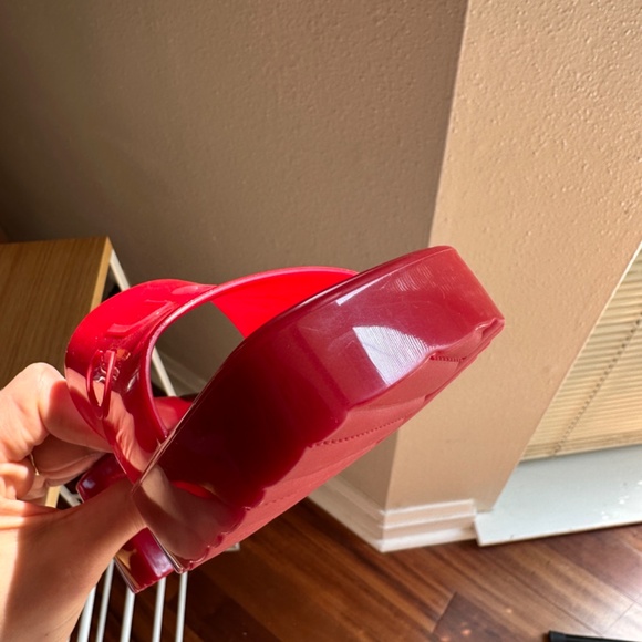 Gucci Logo Rubber Slides - Picture 6 of 6